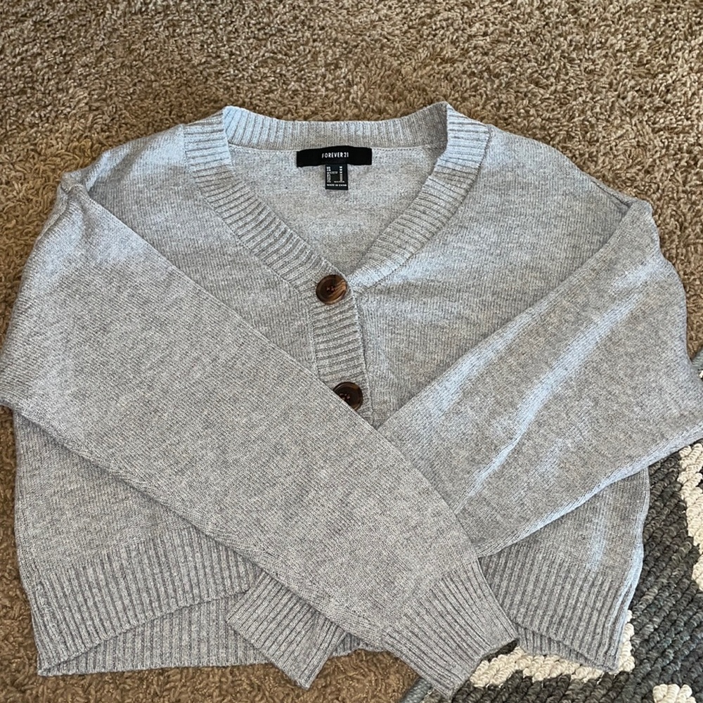 forever 21 grey cropped cardigan !!